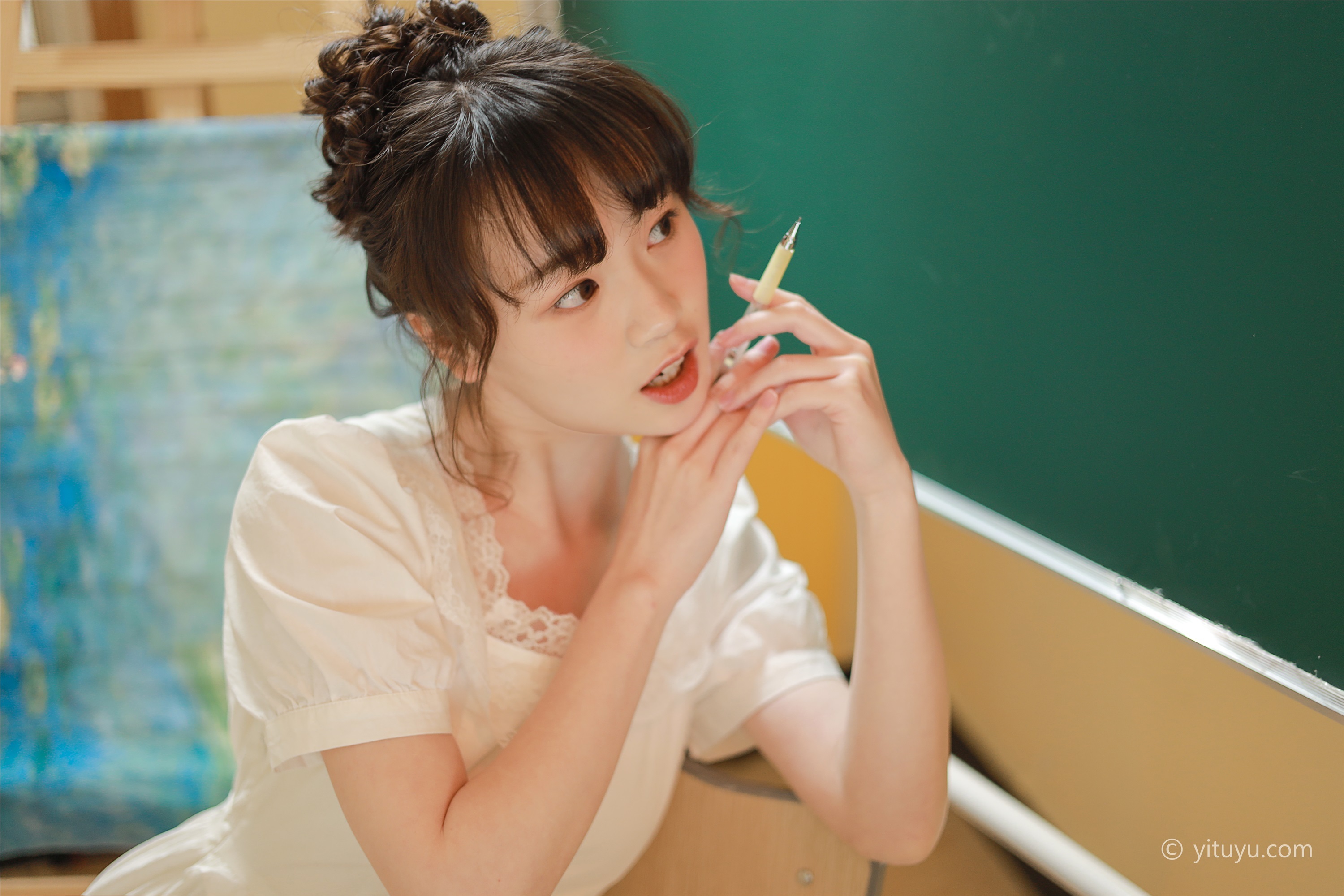 YITUYU 艺图语 2021.04.23 放学后 柚子